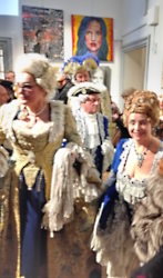 Personaggi in costume veneziano